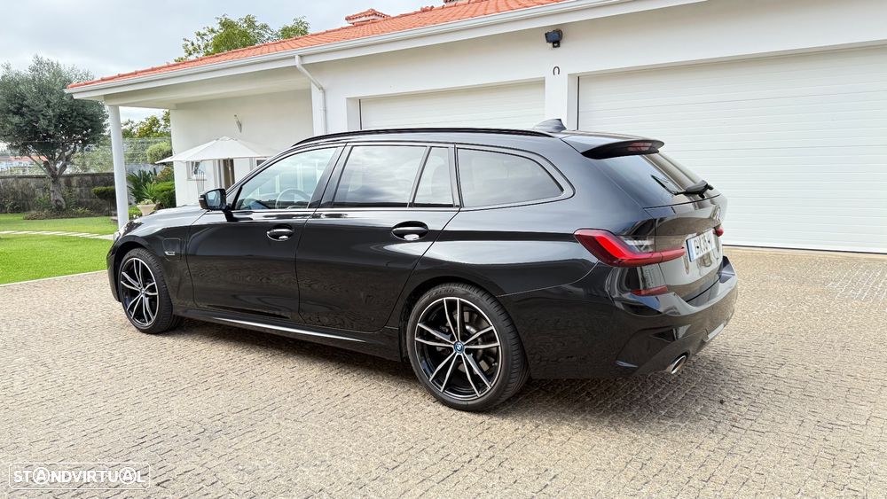 BMW 320 e Pack Desportivo M Auto - 23