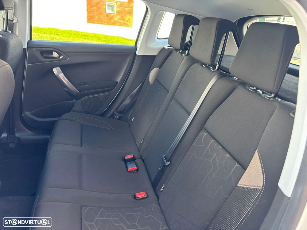 Peugeot 2008 1.2 PureTech Allure - 41