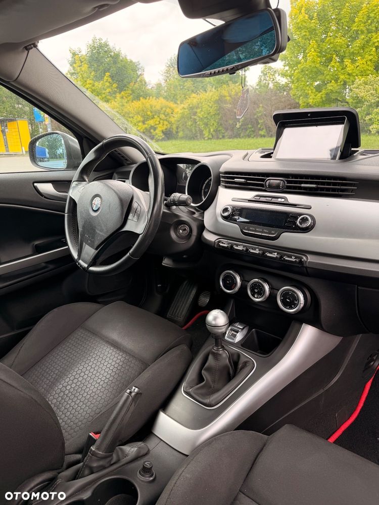 Alfa Romeo Giulietta 1.6 JTDM Distinctive - 9