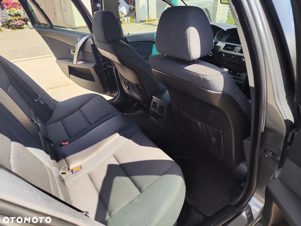BMW Seria 5 525d - 10