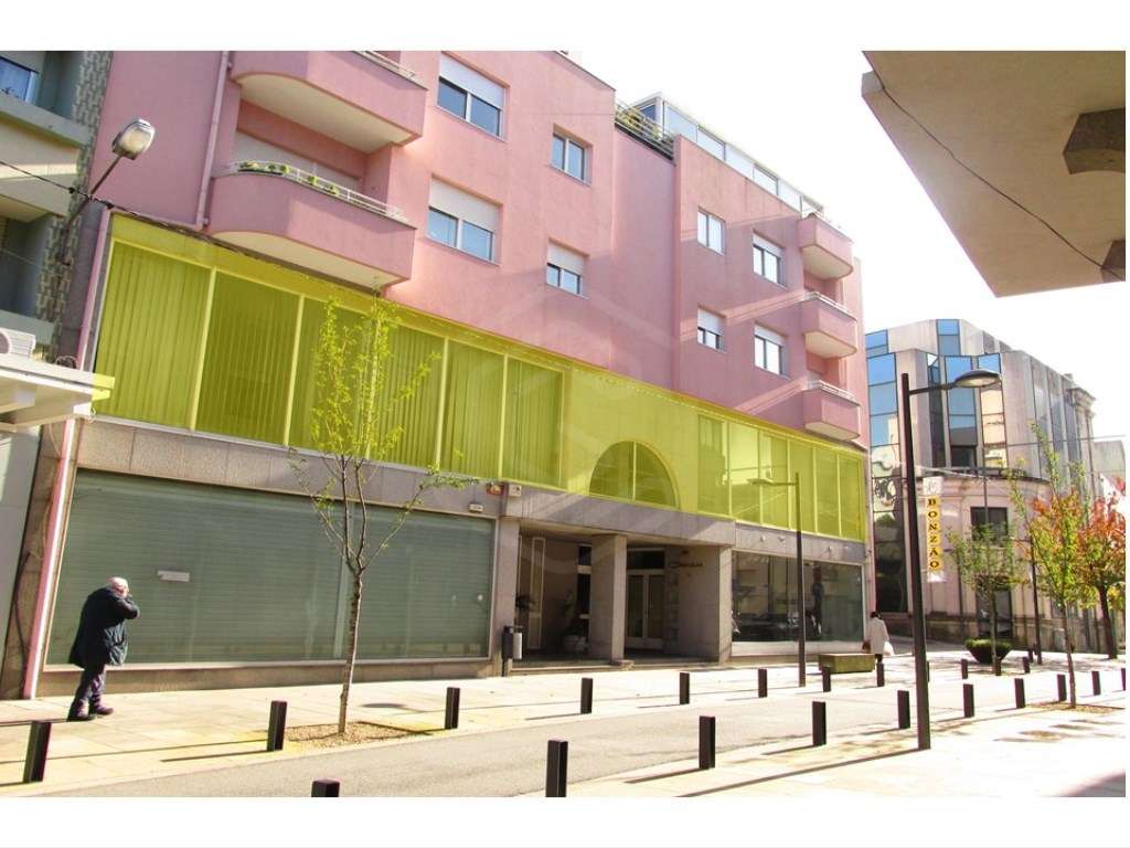 Loja para Arrendamento no Centro da Cidade de S. João da Madeira - Grande imagem: 2/12