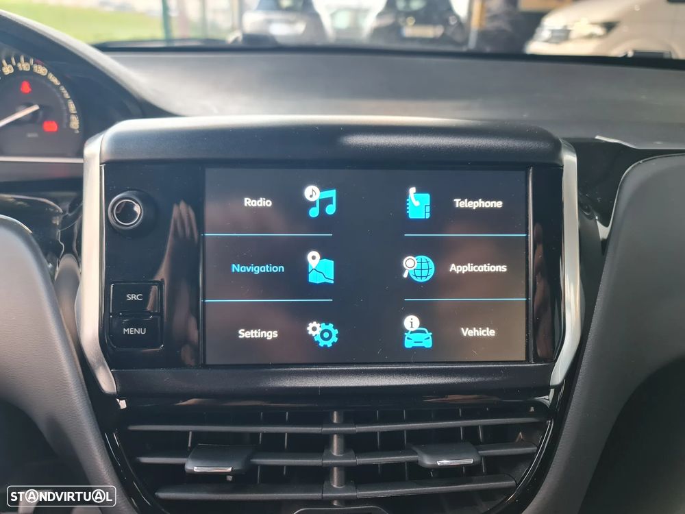 Peugeot 208 1.2 PureTech Signature - 31