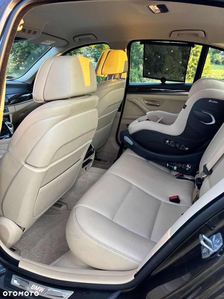 BMW Seria 5 530d xDrive Luxury Line - 12