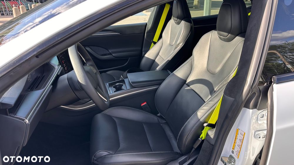 Tesla Model S - 19