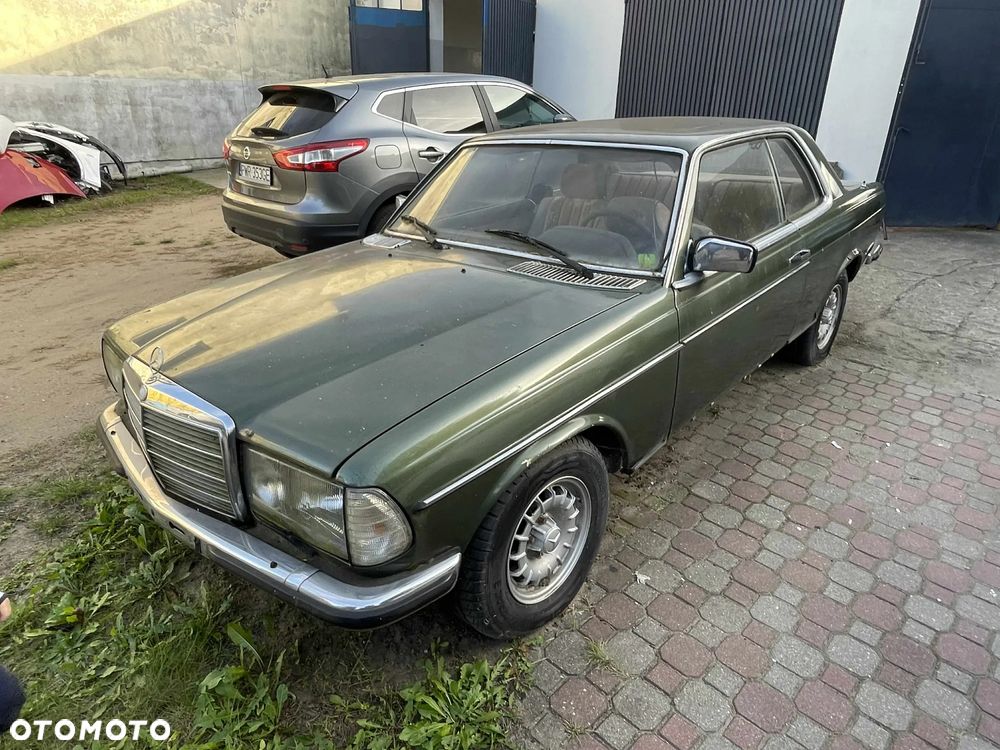 Mercedes-Benz W123 - 1