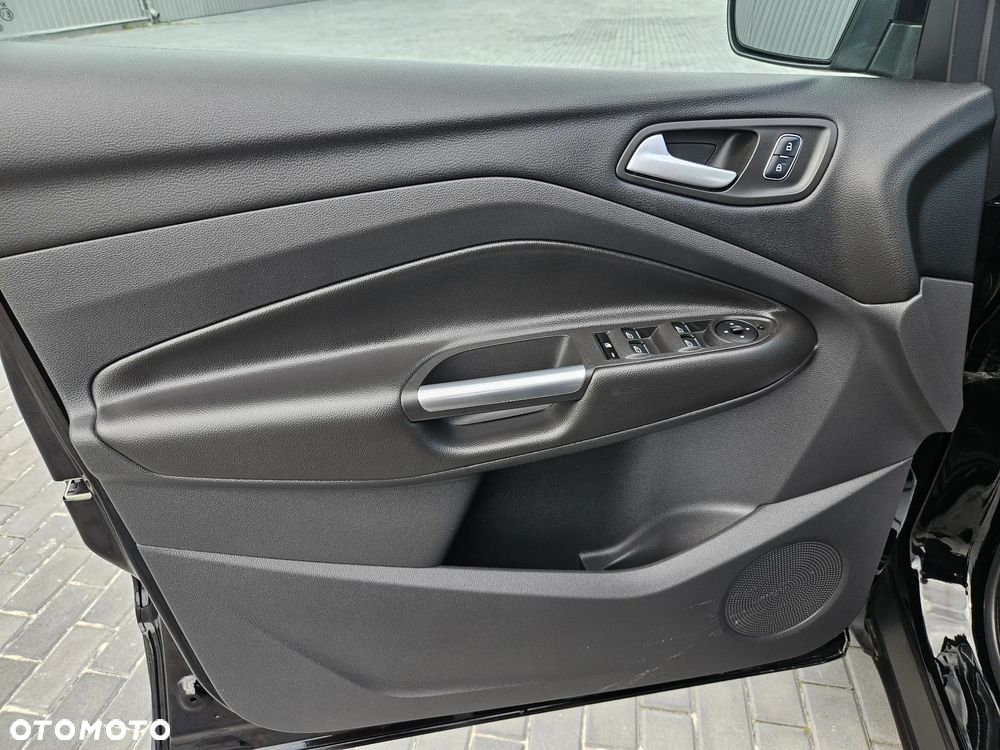 Ford Kuga 1.5 EcoBoost 2x4 Cool & Connect - 8
