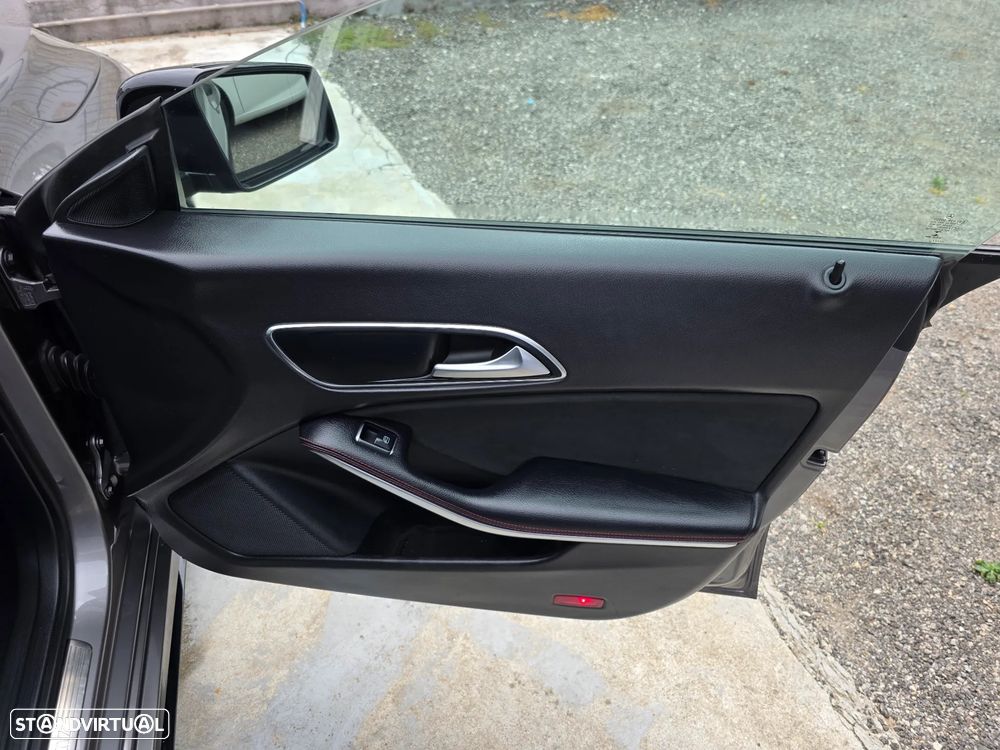 Mercedes-Benz CLA 200 CDI AMG Line Aut. — fotografia 42