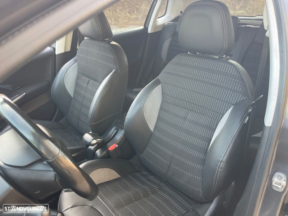 Peugeot 2008 1.6 BlueHDi Allure - 26