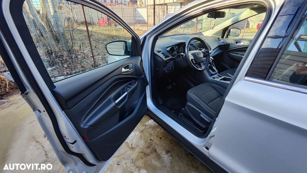 Ford Kuga 2.0 TDCi 4x4 Aut. Titanium - 12