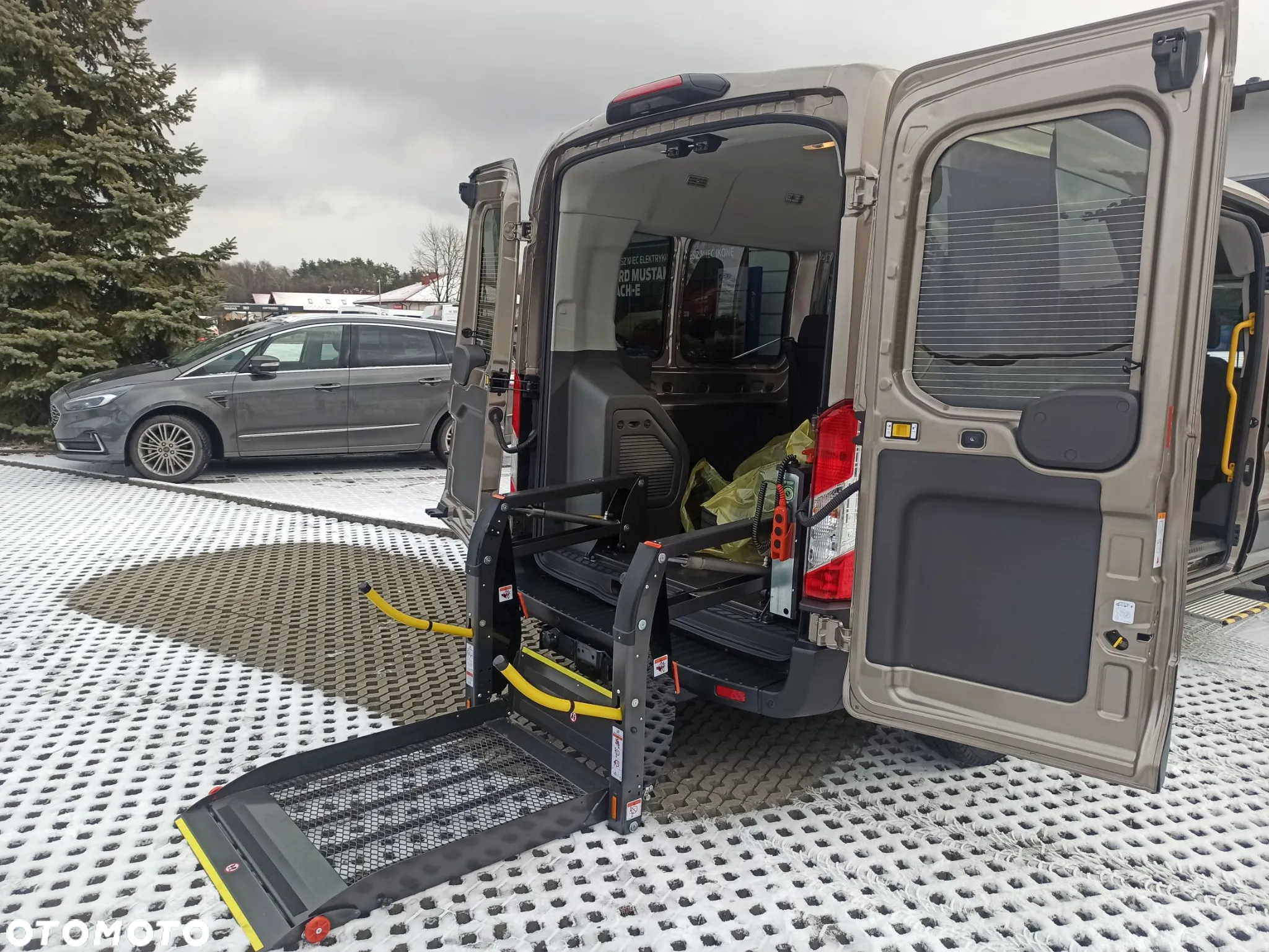 Ford Transit Autobus 18 osobowy - 22