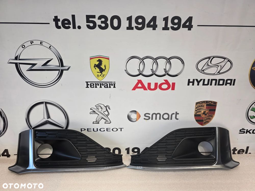 AUDI A5 8W6 LIFT 19- SPORTBACK LEWA / PRAWA KRATKA BOCZNA ZDERZAK PRZEDNIEGO PRZÓD NR 8W6807682S / 8W6807681S NR AUKCJI KB20 - 1