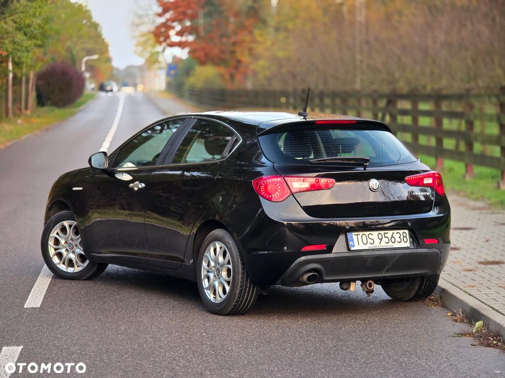 Alfa Romeo Giulietta 1.6 JTDM 16V Super - 4