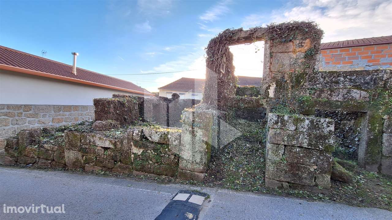 Moradia Devoluta T0 Venda em Mouraz e Vila Nova da Rainha,Tondela - Grande imagem: 3/8