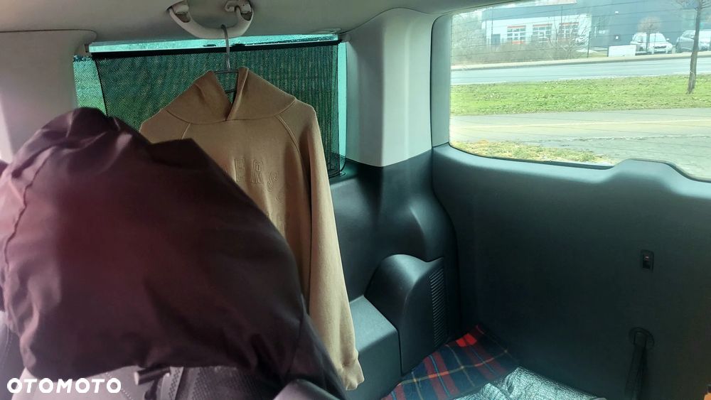 Volkswagen Caravelle - 23