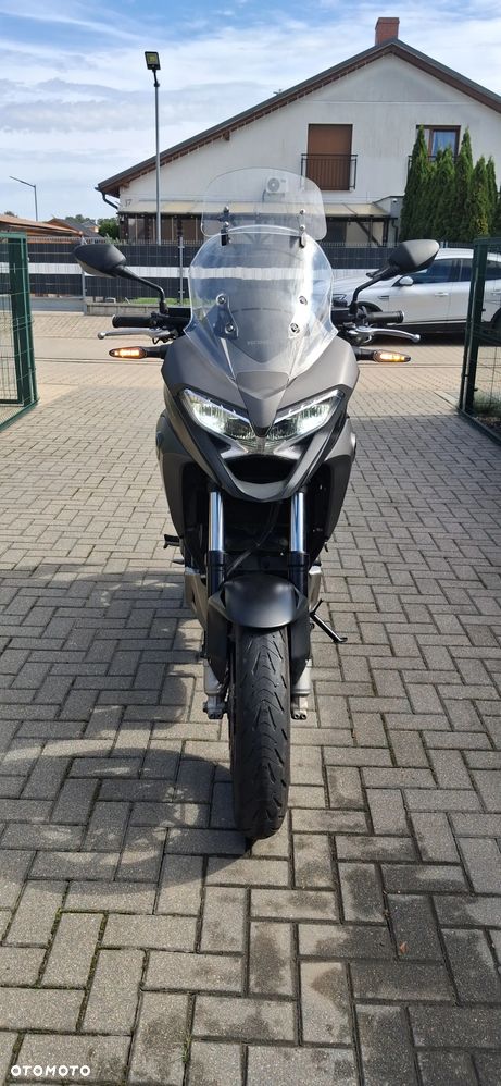 Honda VFR - 11