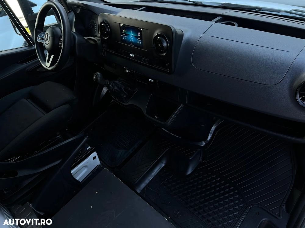 Mercedes-Benz Sprinter 317 cdi - 12