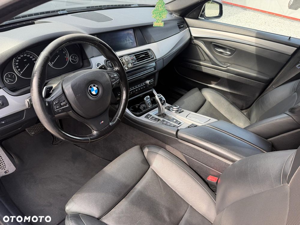 BMW Seria 5 550i xDrive - 21