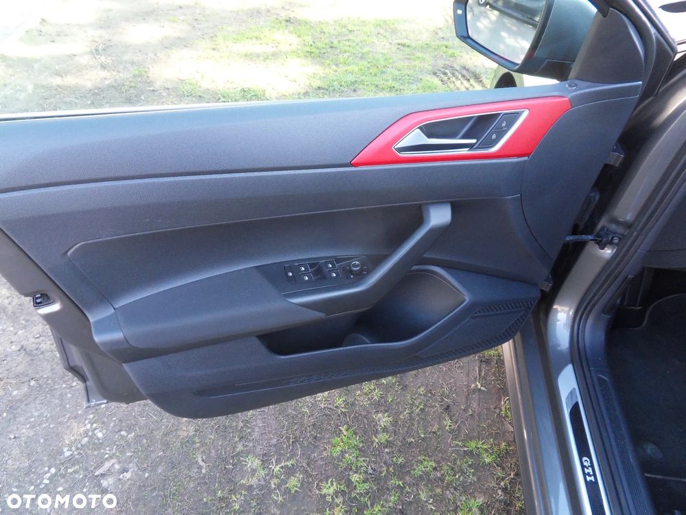Volkswagen Polo 2.0 TSI OPF DSG GTI - 13