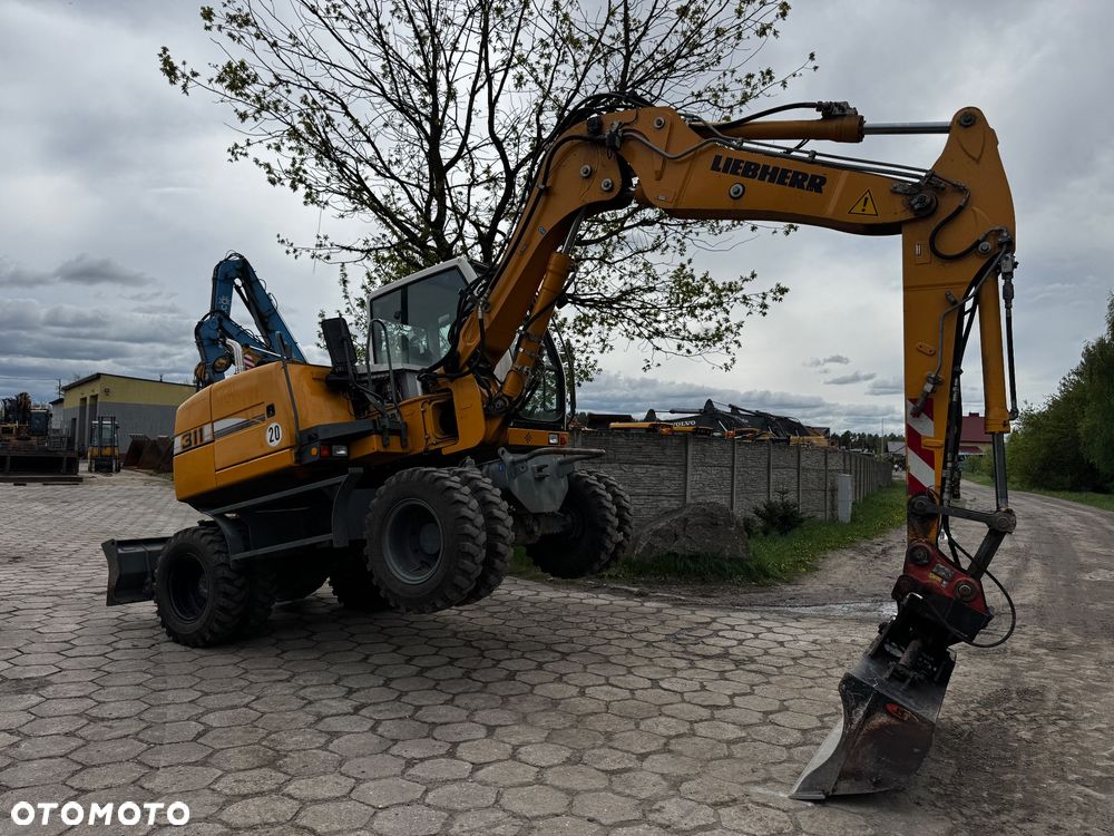 Liebherr A311 - 5