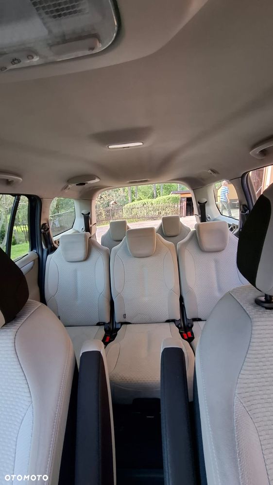Citroën C4 Grand Picasso - 12