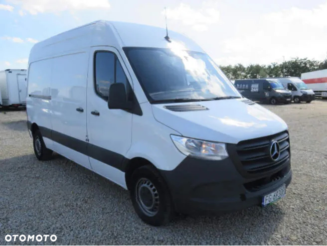 Mercedes-Benz Sprinter - 2