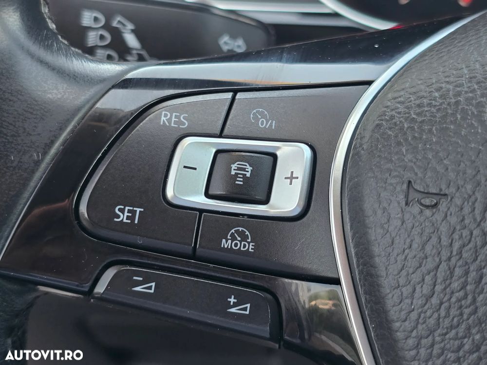 Volkswagen Passat - 24