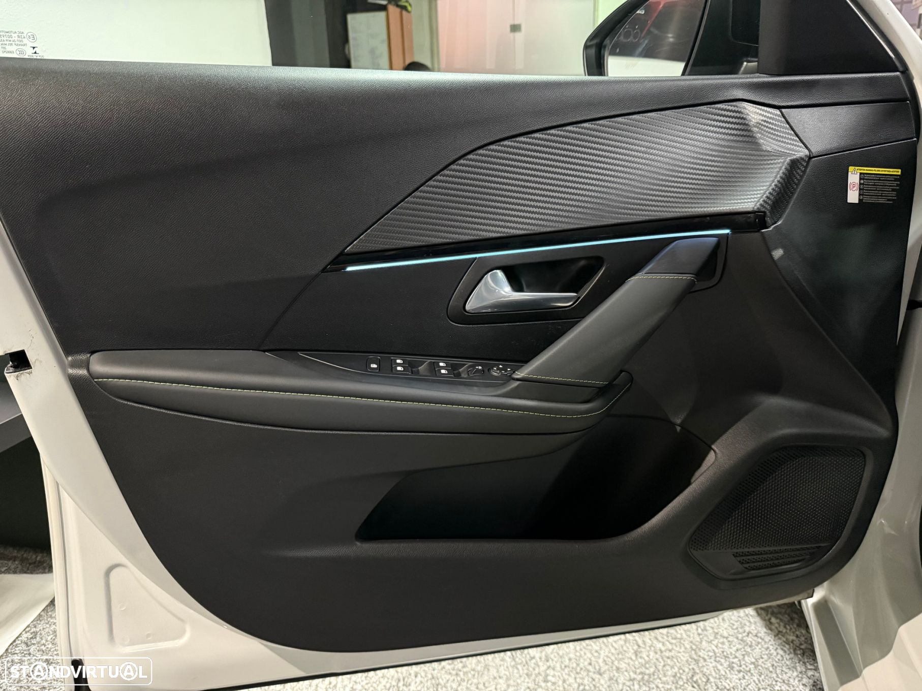 Peugeot e-208 50 kWh GT - 24