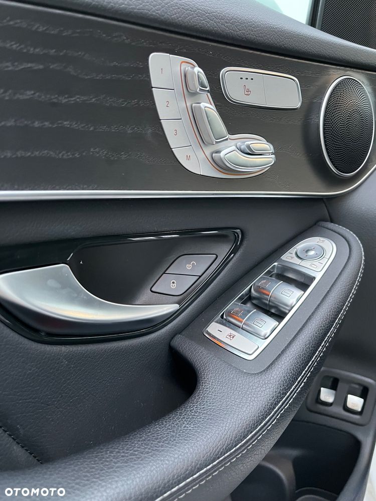 Mercedes-Benz GLC 300 d 4Matic 9G-TRONIC AMG Line Plus - 9