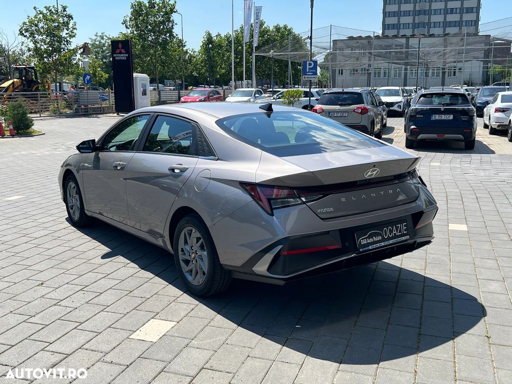 Hyundai Elantra 1.6 l 123 CP CVT Highway - 8