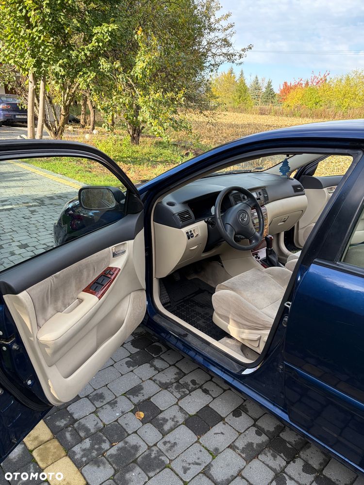 Toyota Corolla - 18