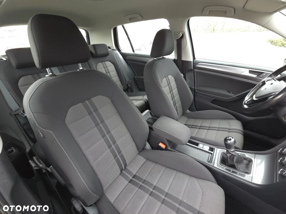 Volkswagen Golf 1.2 TSI BMT Trendline - 17