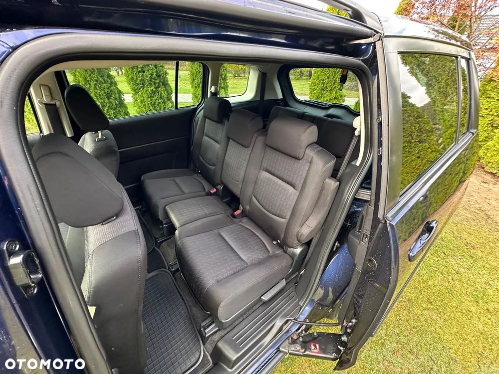 Mazda 5 - 13