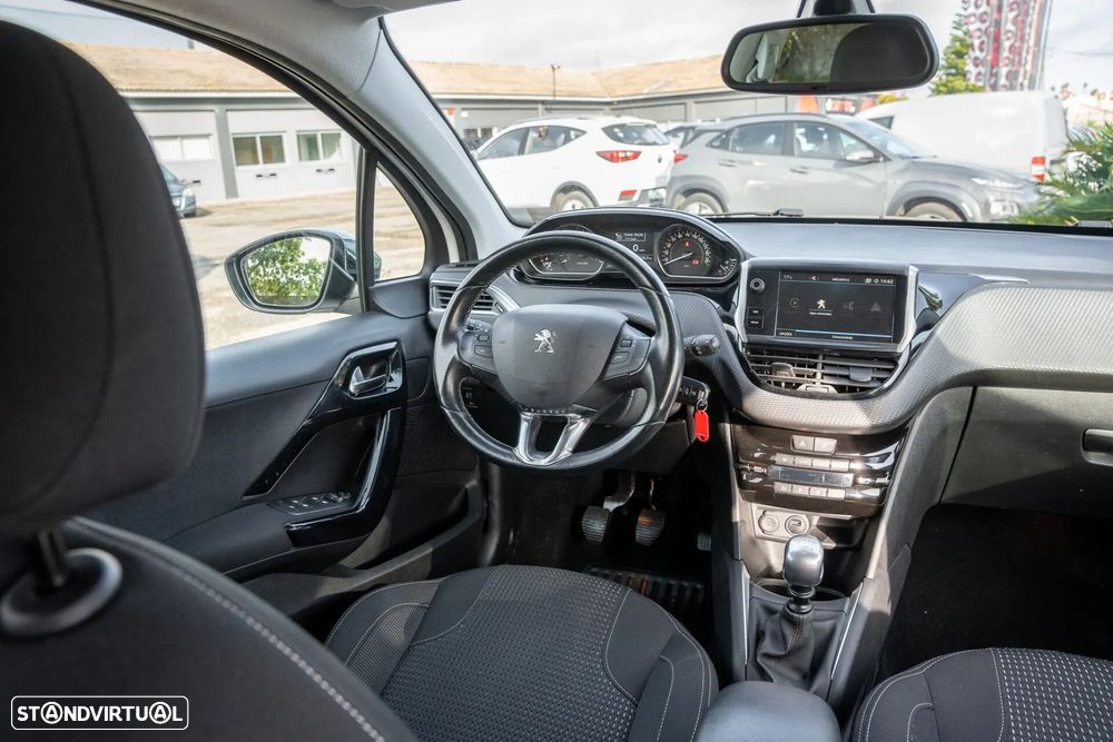 Peugeot 208 1.2 PureTech Allure - 18