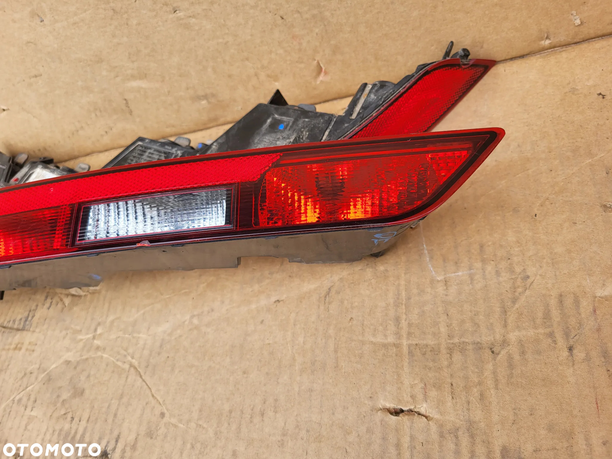 LAMPA TYL W ZDERZAK AUDI Q5 II 80A945070B 80A945069B - 22