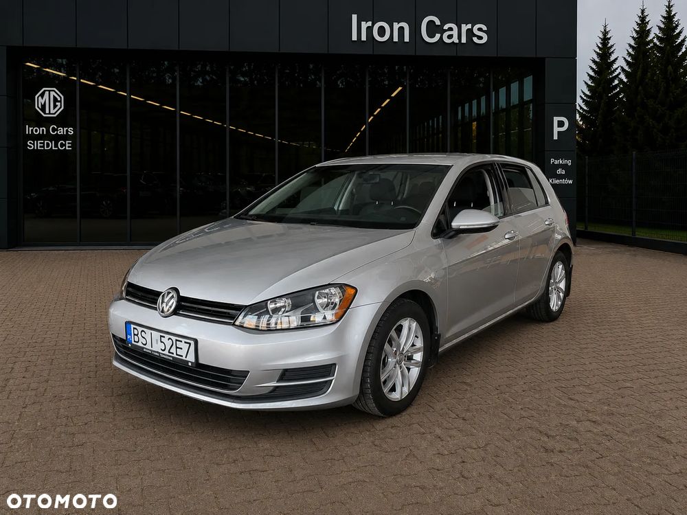 Volkswagen Golf - 1