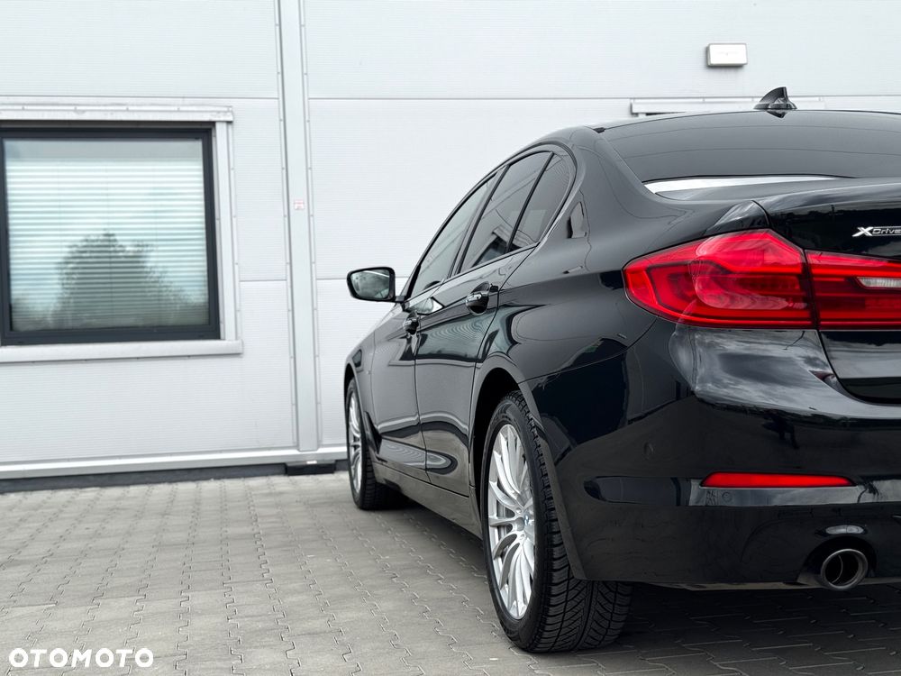 BMW Seria 5 520d Sport Line - 38
