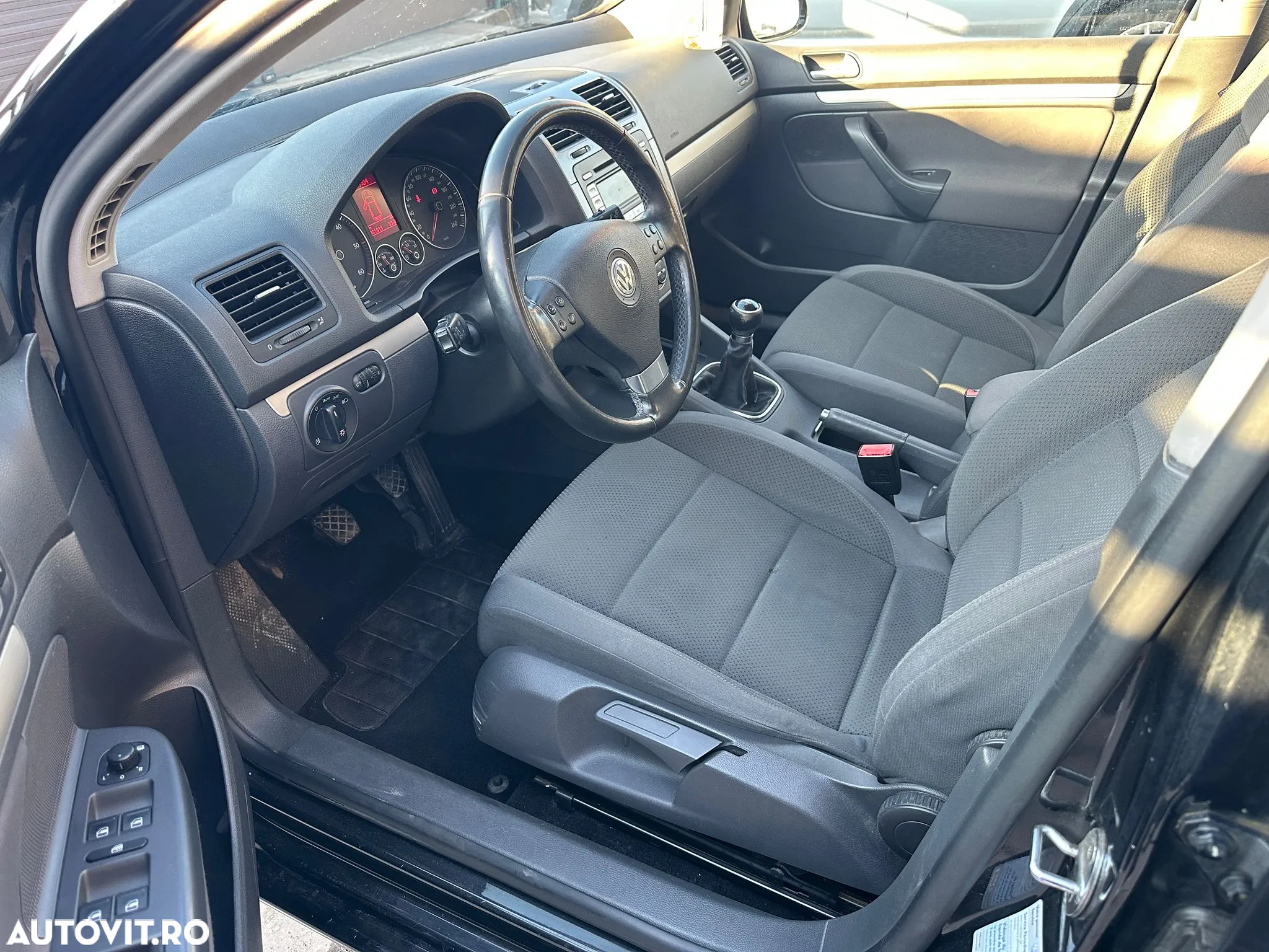 Volkswagen Golf 1.9 TDI Comfortline DPF - 9
