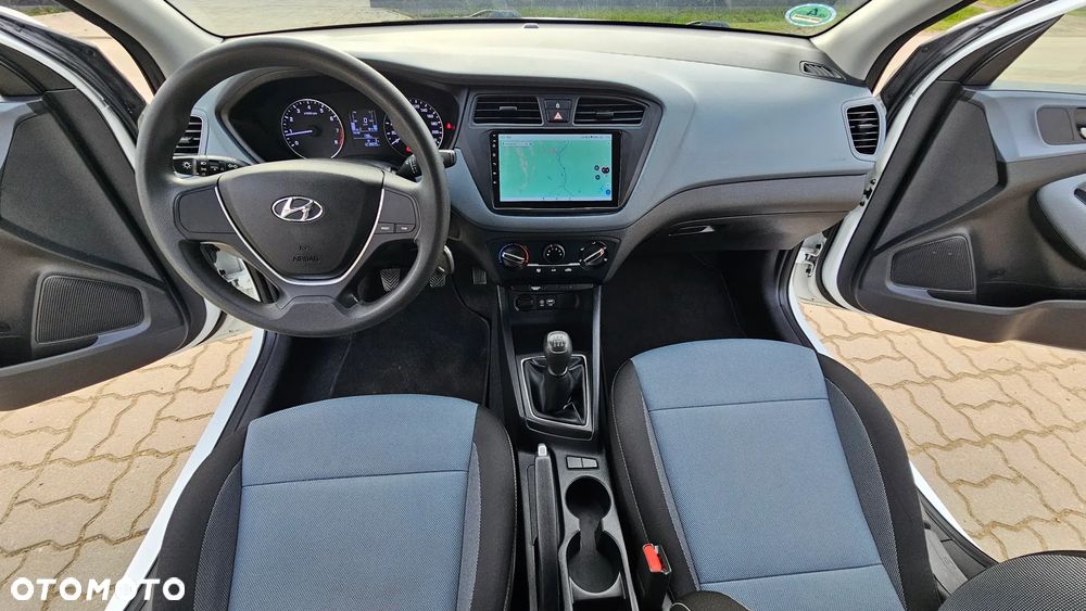 Hyundai i20 1.2 FIFA WM Edition - 10