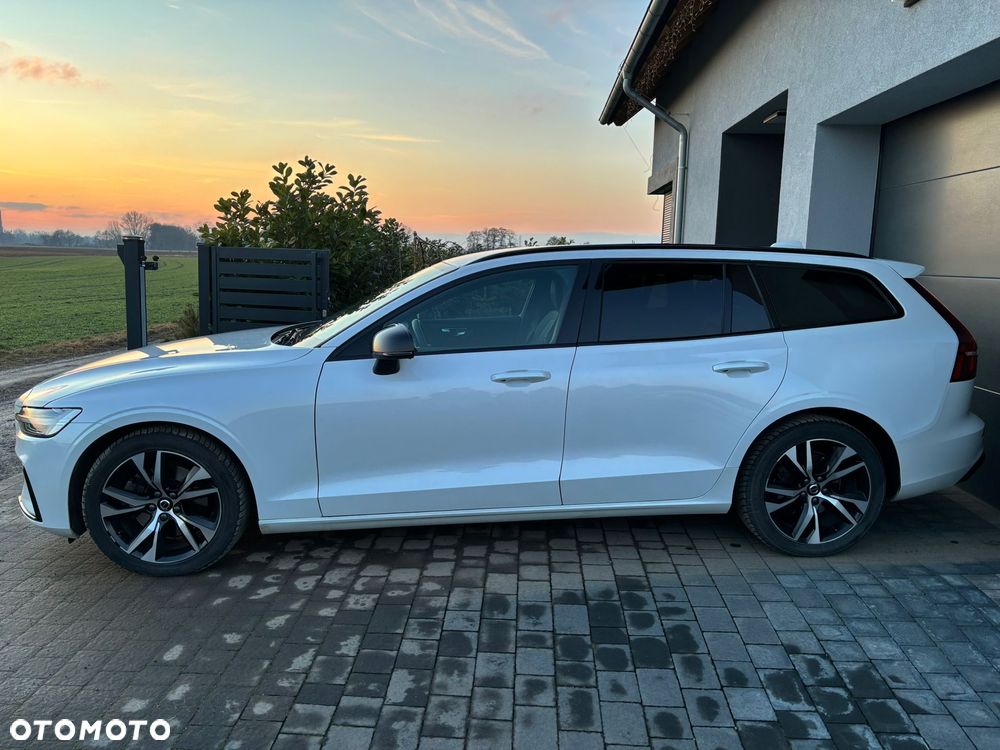 Volvo V60 B4 B Plus Dark - 4