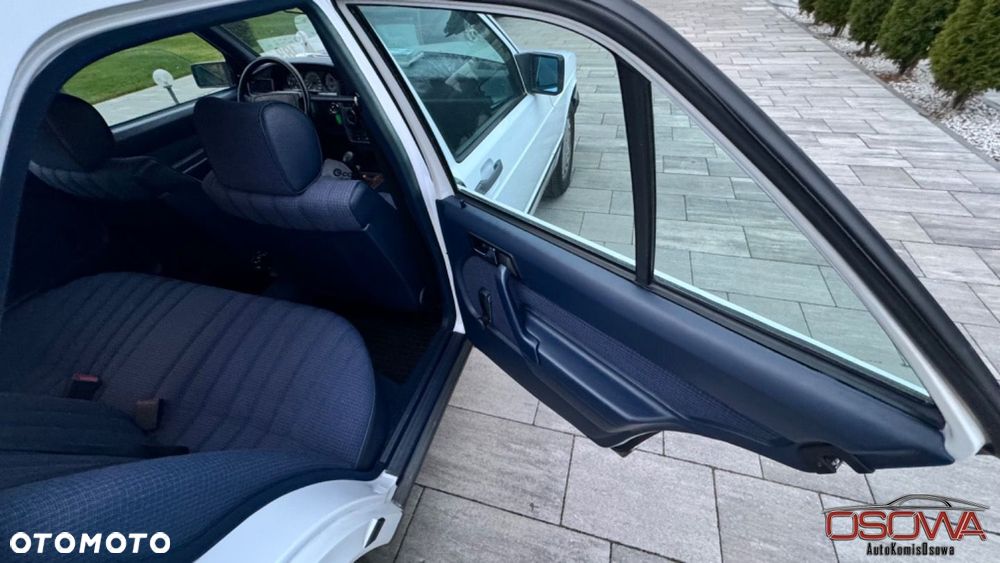 Mercedes-Benz W201 (190) - 40