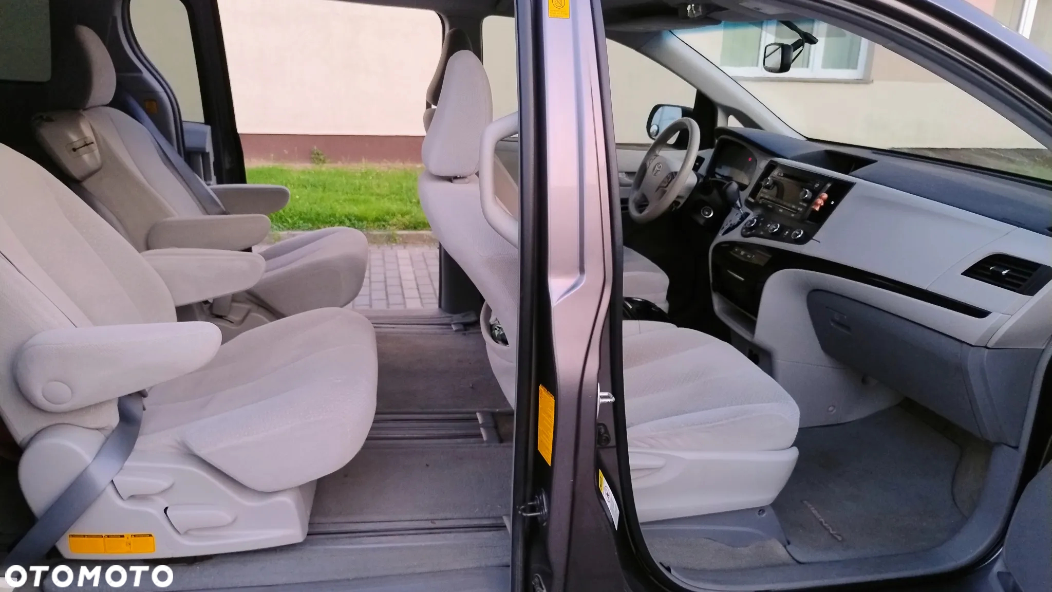 Toyota Sienna 3.5 V6 - 9