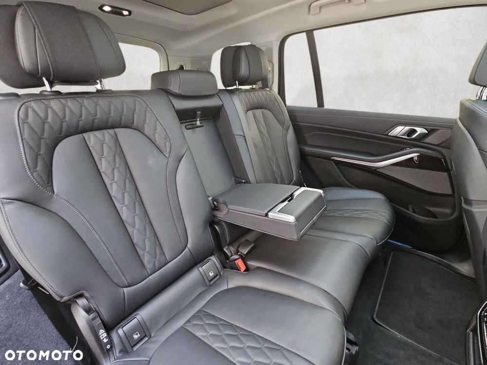 BMW X7 xDrive40d mHEV - 27