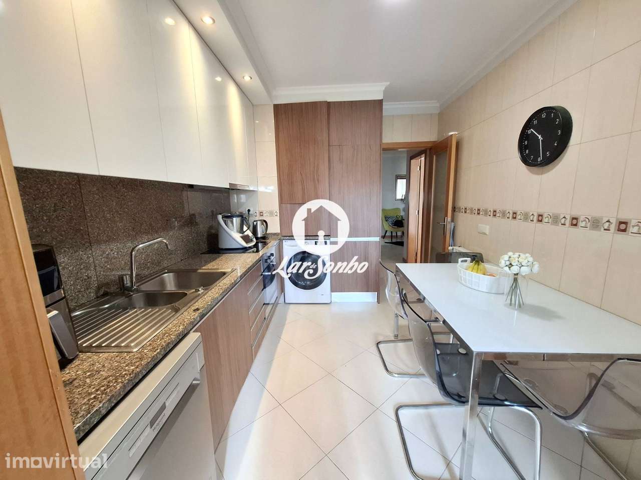 Apartamento T3 com Garagem Fechada no Centro da Cidade - Grande imagem: 2/29