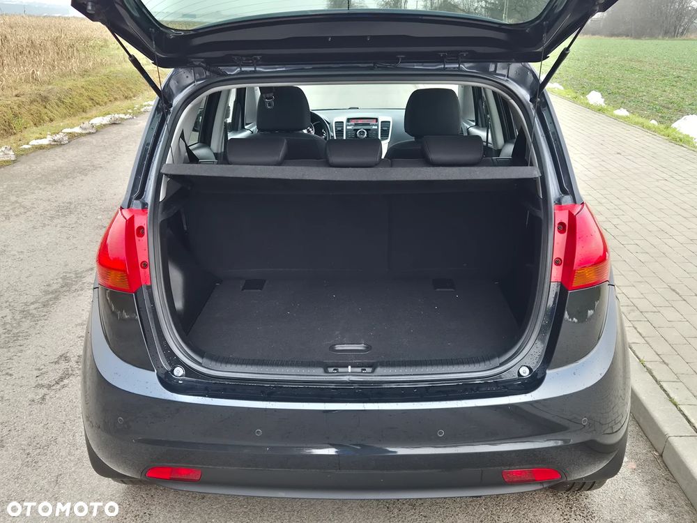 Kia Venga 1.4 CVVT Black Collection - 7