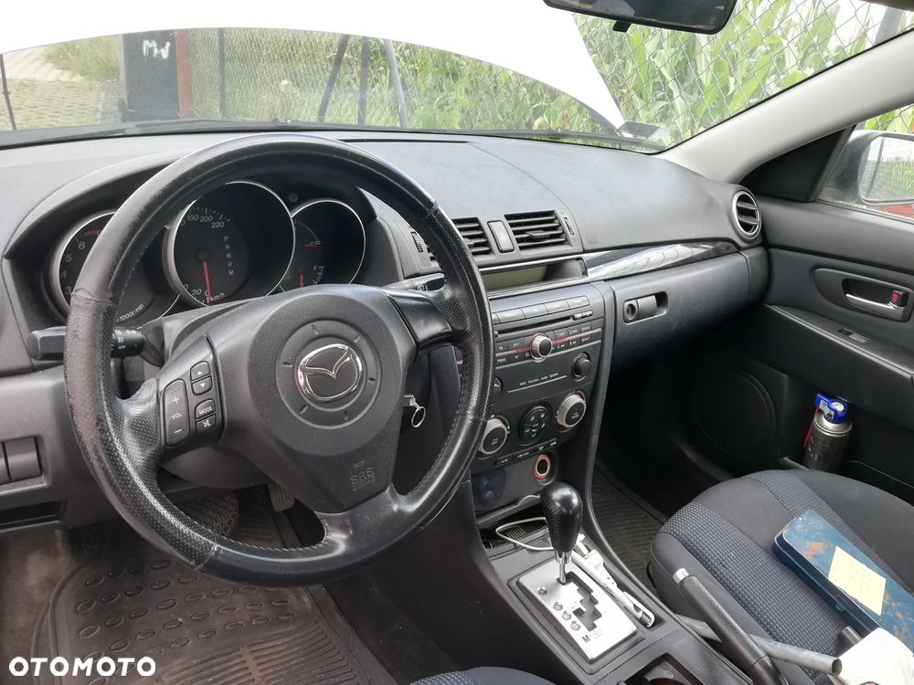 Mazda 3 1.6 Active + - 2