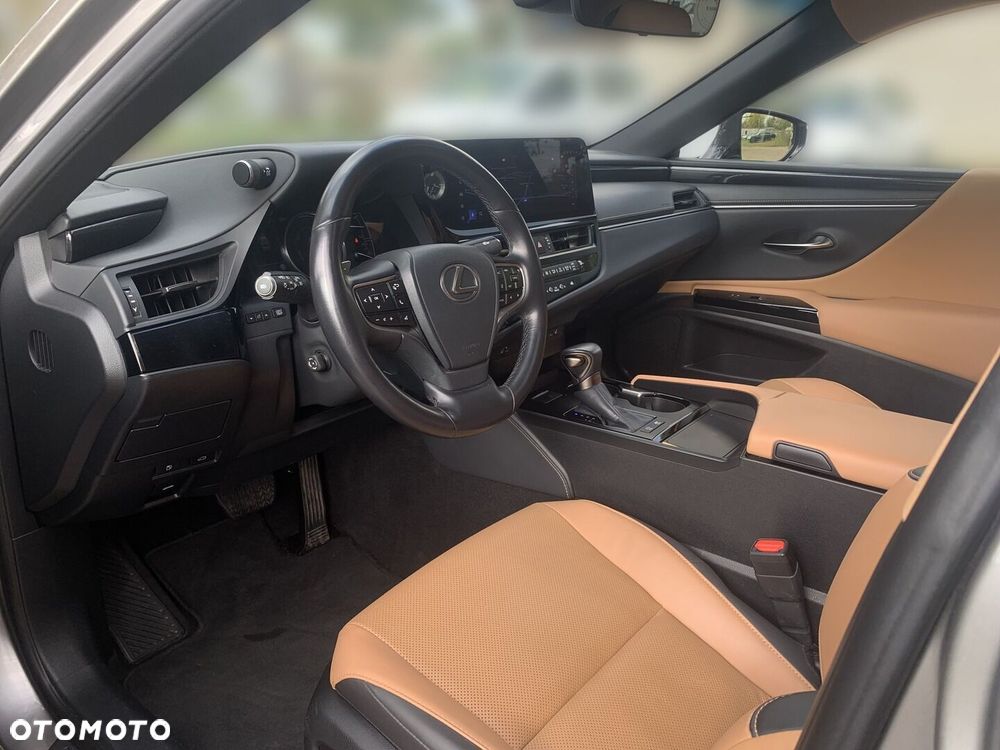 Lexus ES 300h Business Edition - 9