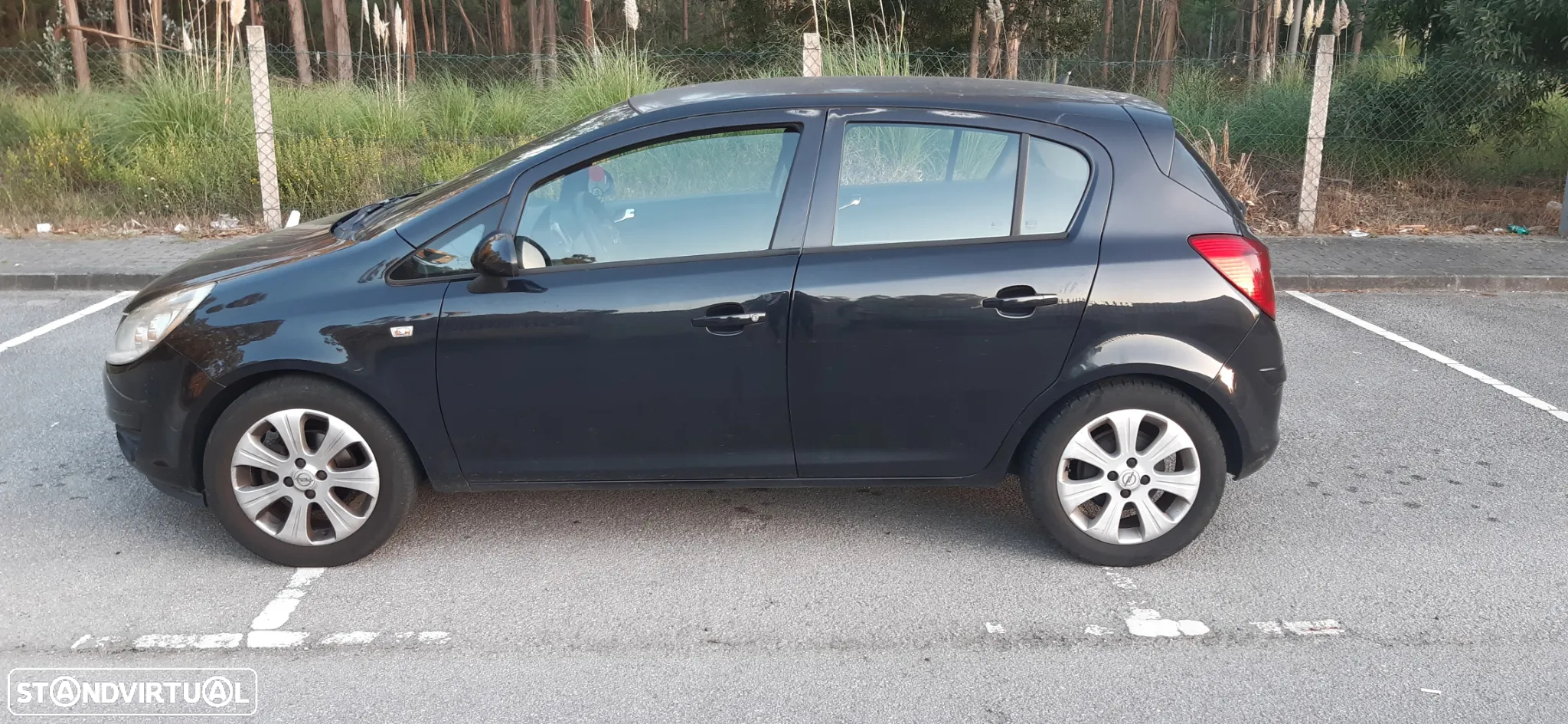 Opel Corsa 1.3 CDTi Enjoy EcoFLEX - 2