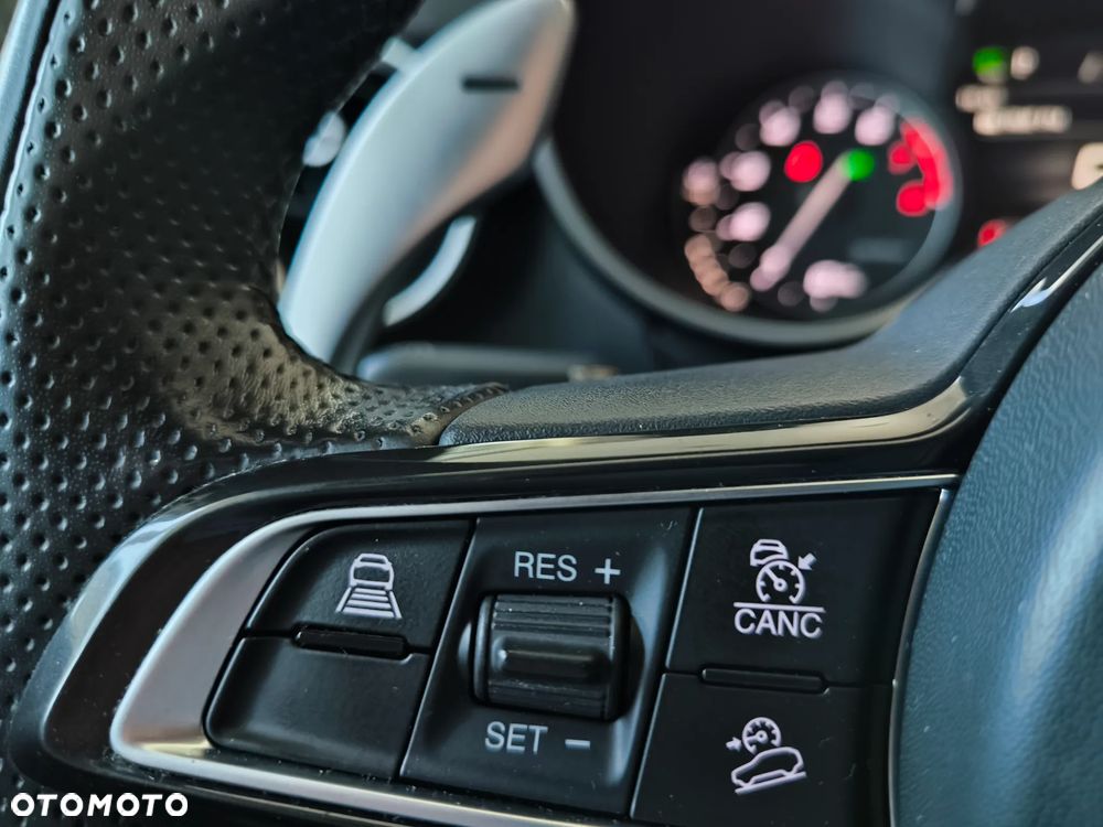 Alfa Romeo Stelvio 2.9 V6 Bi-Turbo Quadrifoglio Q4 - 24