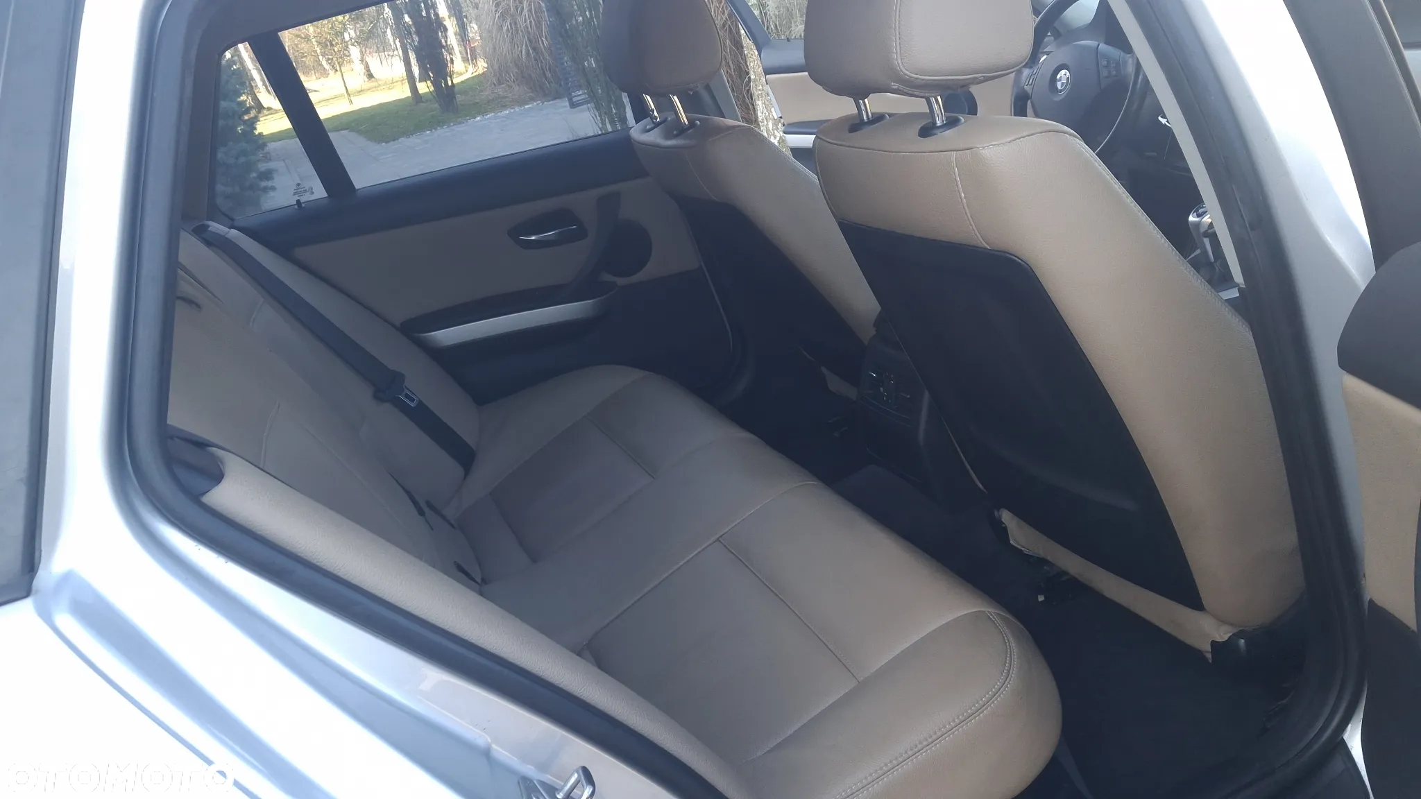 BMW Seria 3 318d - 22