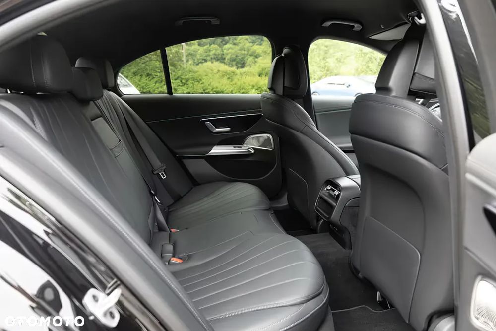 Mercedes-Benz Klasa E 220 d mHEV 4-Matic Exclusive 9G-Tronic - 8